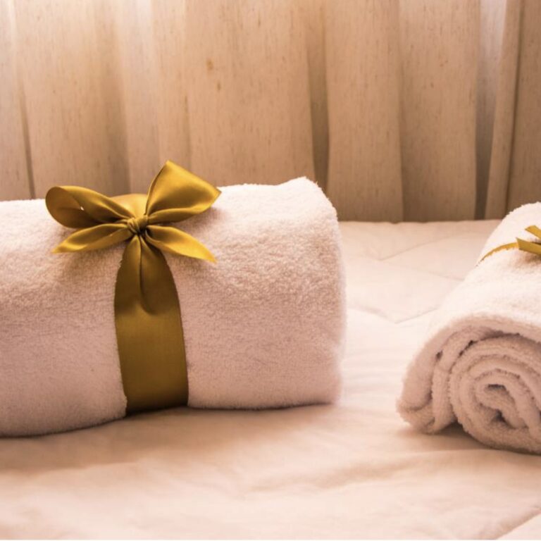 housekeeping tidy bed